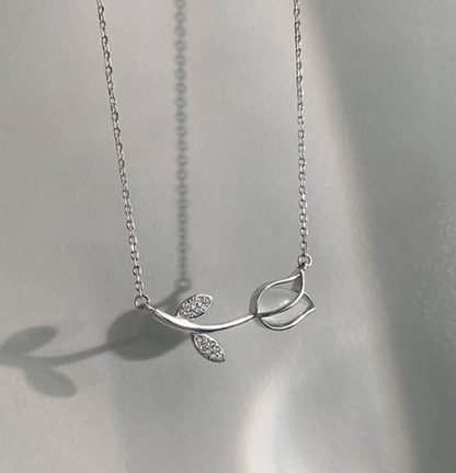Tulip Pendant Necklace