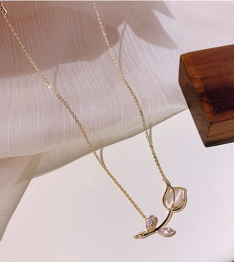 Tulip Pendant Necklace